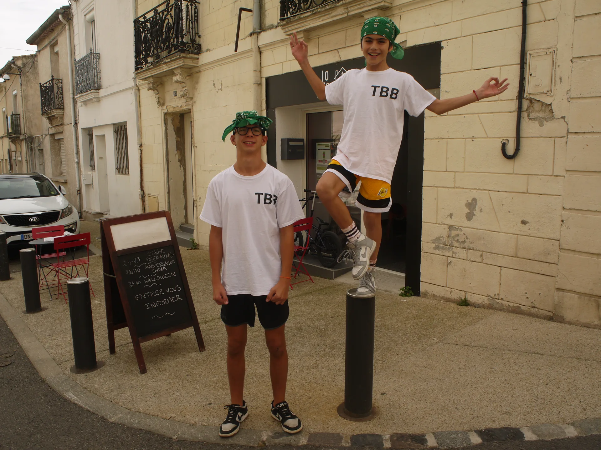 Edgar et Noa avec le bandana vert en 2023